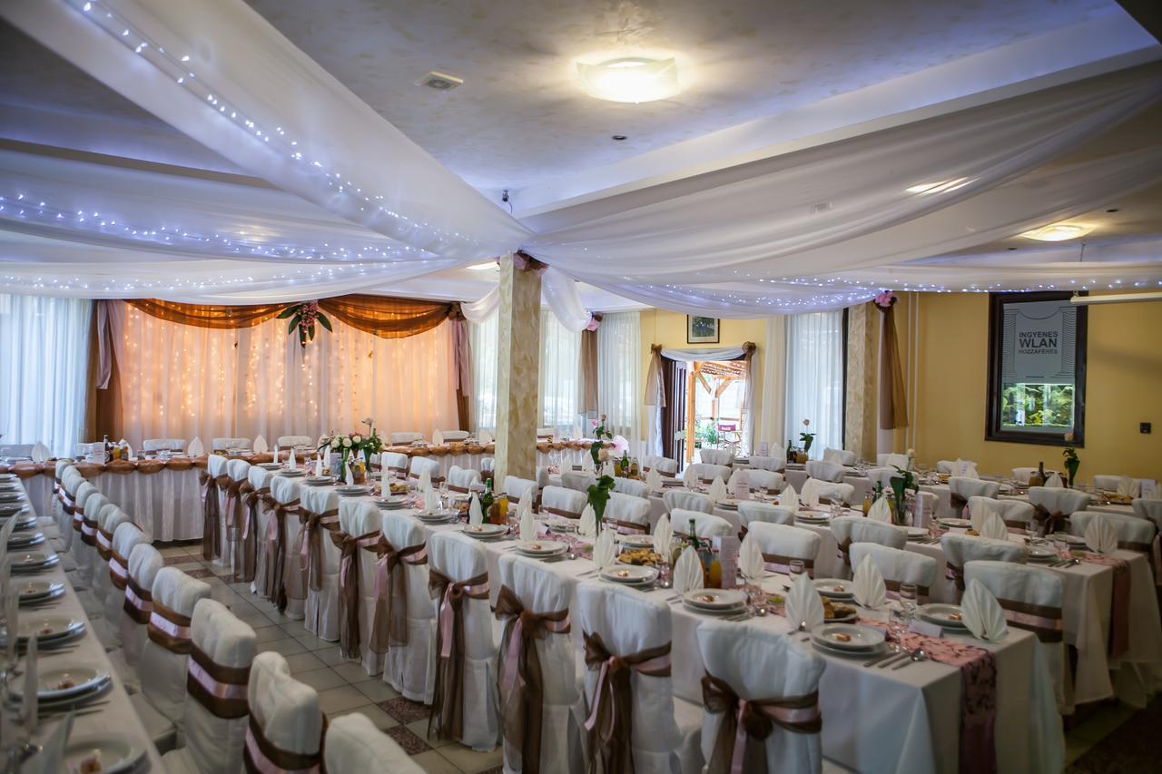 Balassagyarmat Sztar Motel Etterem מראה חיצוני תמונה