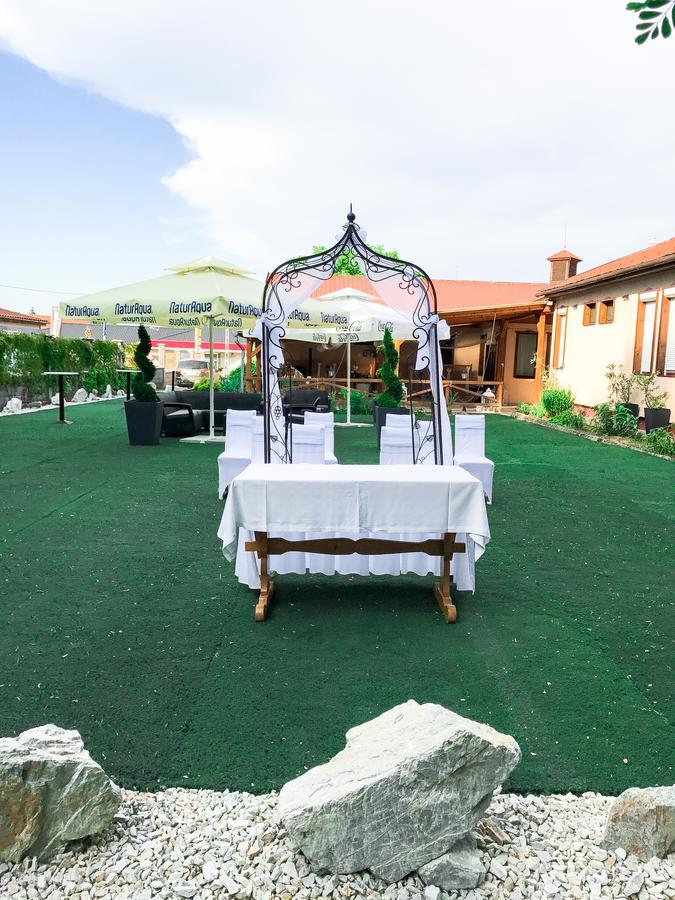 Balassagyarmat Sztar Motel Etterem מראה חיצוני תמונה