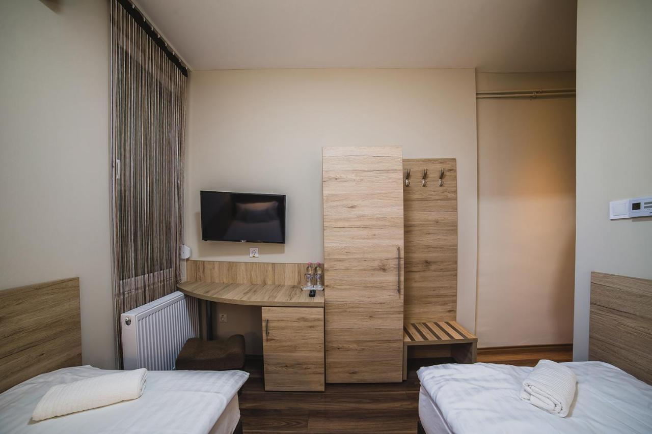 Balassagyarmat Sztar Motel Etterem מראה חיצוני תמונה